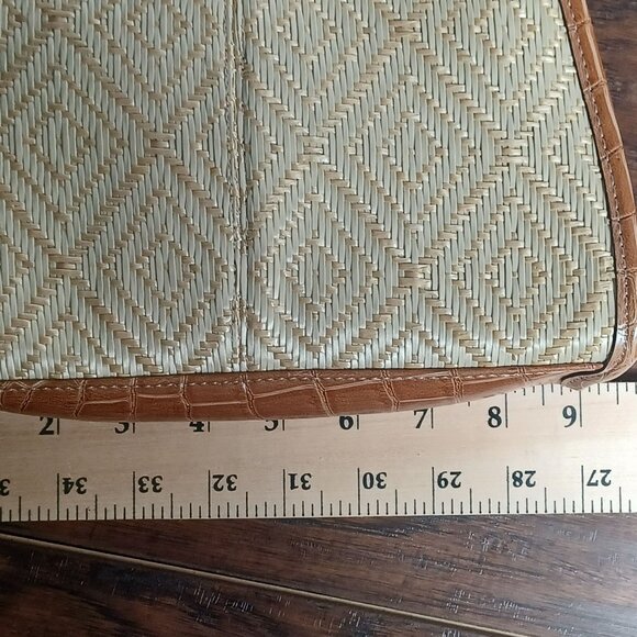 Liz Claiborne Woven Straw Handbag With Brown Leather Trim & Strap Shoulder Bag - Picture 4 of 11